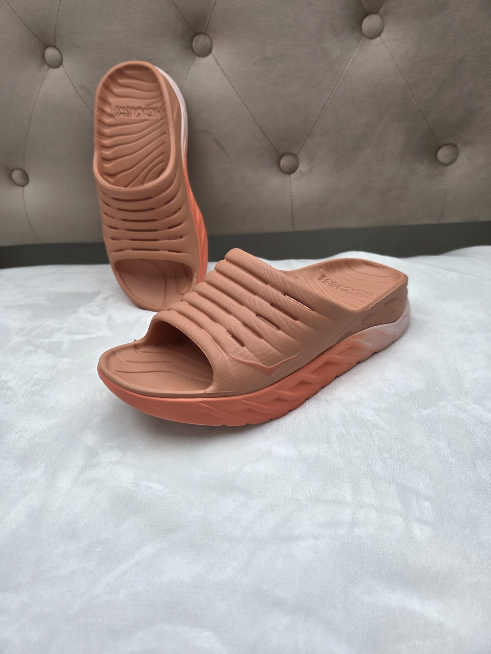 HOKA Ora Recovery Slide 3 M7 W9 Coral Pink Comfort Sandals